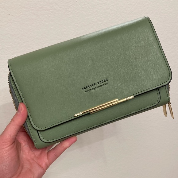 Green clutch/cross body bag - Picture 2 of 9